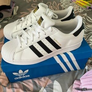 Superstar adidas women shoes size 6 (8)